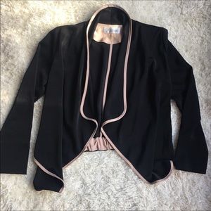SALE⭐️⭐️⭐️MaxMara Black Jacket with Pink trim